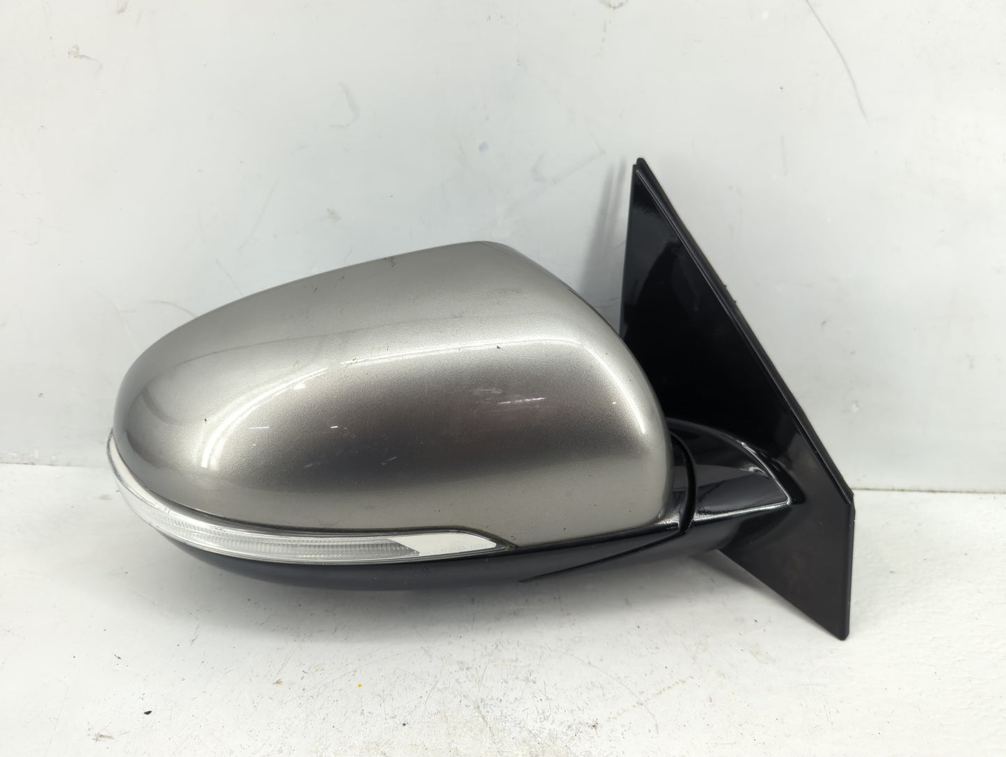 2016-2020 Kia Sorento Passenger Side View Mirror - Right Door Mirror OEM Used - Oemusedautoparts1.com