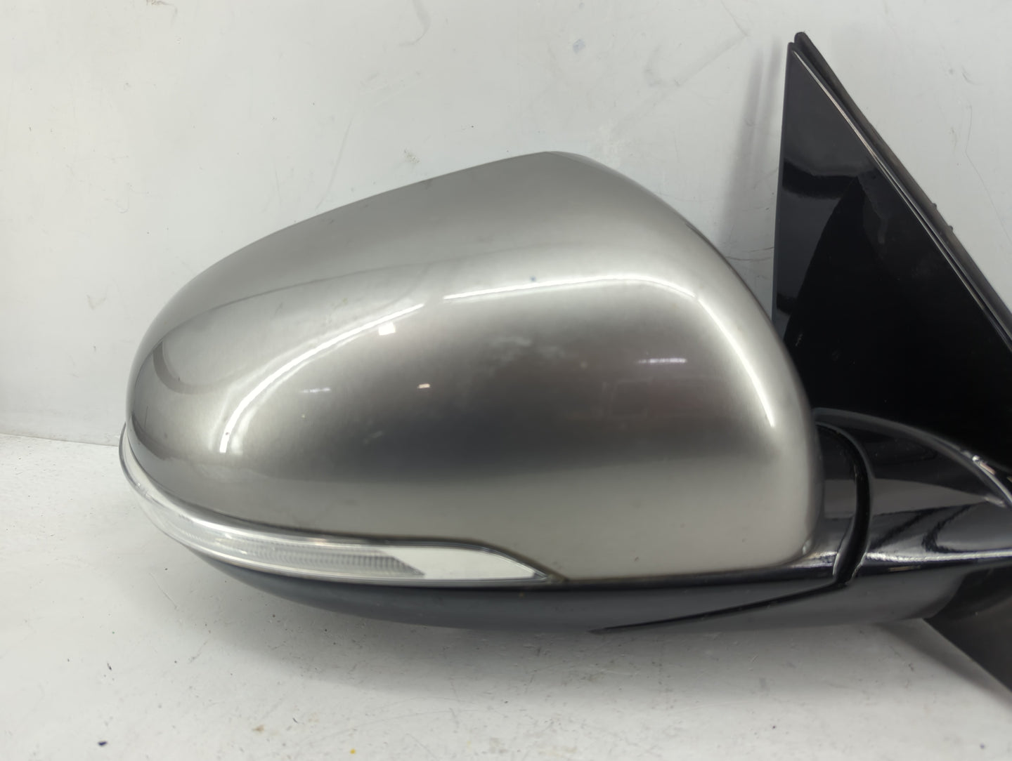 2016-2020 Kia Sorento Passenger Side View Mirror - Right Door Mirror OEM Used - Oemusedautoparts1.com