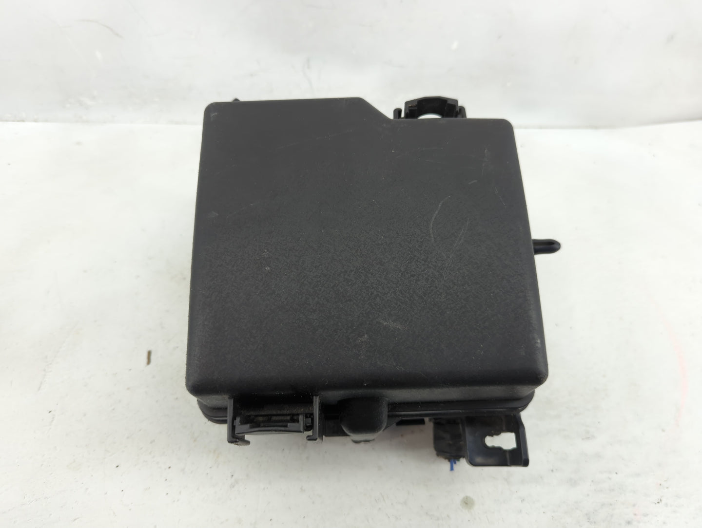 2016-2018 Kia Sorento Fusebox Fuse Box Panel Relay Module Fits Fits 2016 2017 2018 OEM Used Auto Parts - Oemusedautoparts1.c
