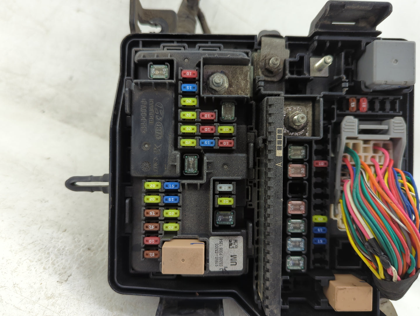 2016-2018 Kia Sorento Fusebox Fuse Box Panel Relay Module P/N:91941-C6020 Fits Fits 2016 2017 2018 OEM Used Auto Parts - Oem