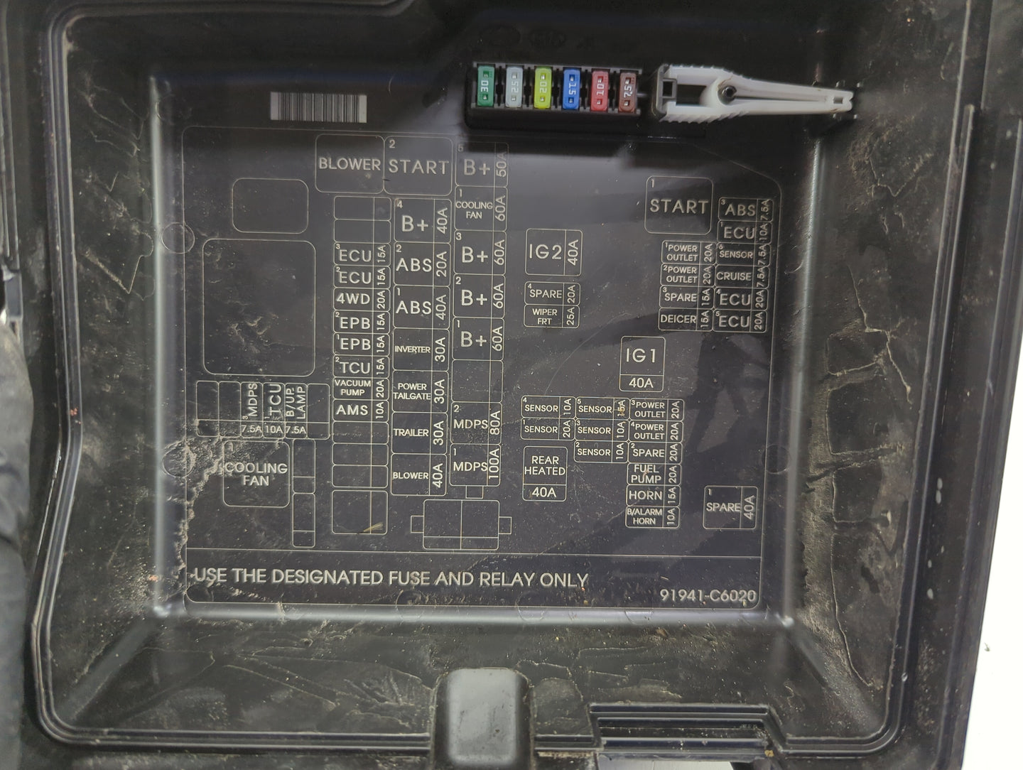 2016-2018 Kia Sorento Fusebox Fuse Box Panel Relay Module P/N:91941-C6020 Fits Fits 2016 2017 2018 OEM Used Auto Parts - Oem