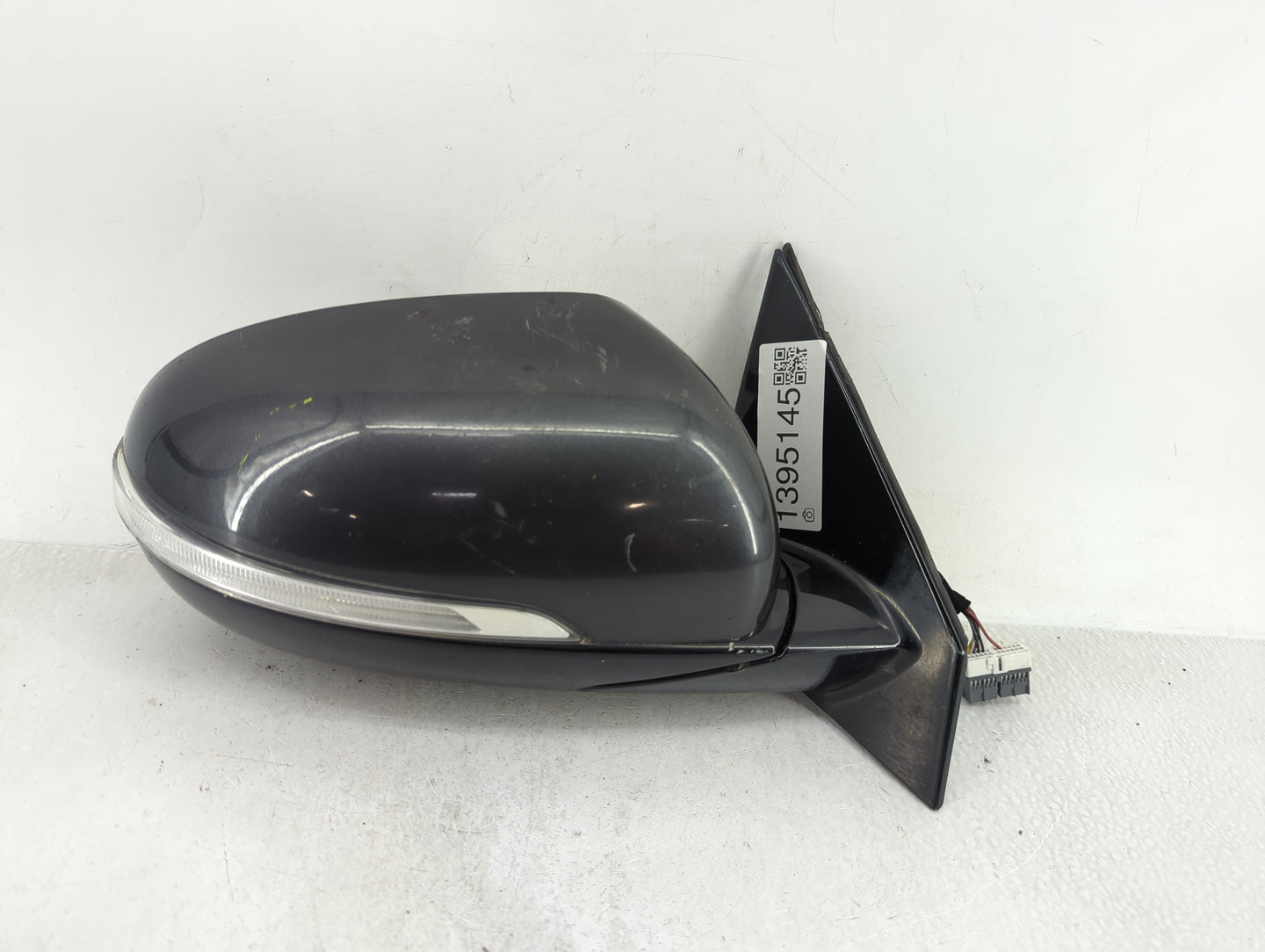 2016-2020 Kia Sorento Passenger Side View Mirror - Right Door Mirror OEM Used - Oemusedautoparts1.com