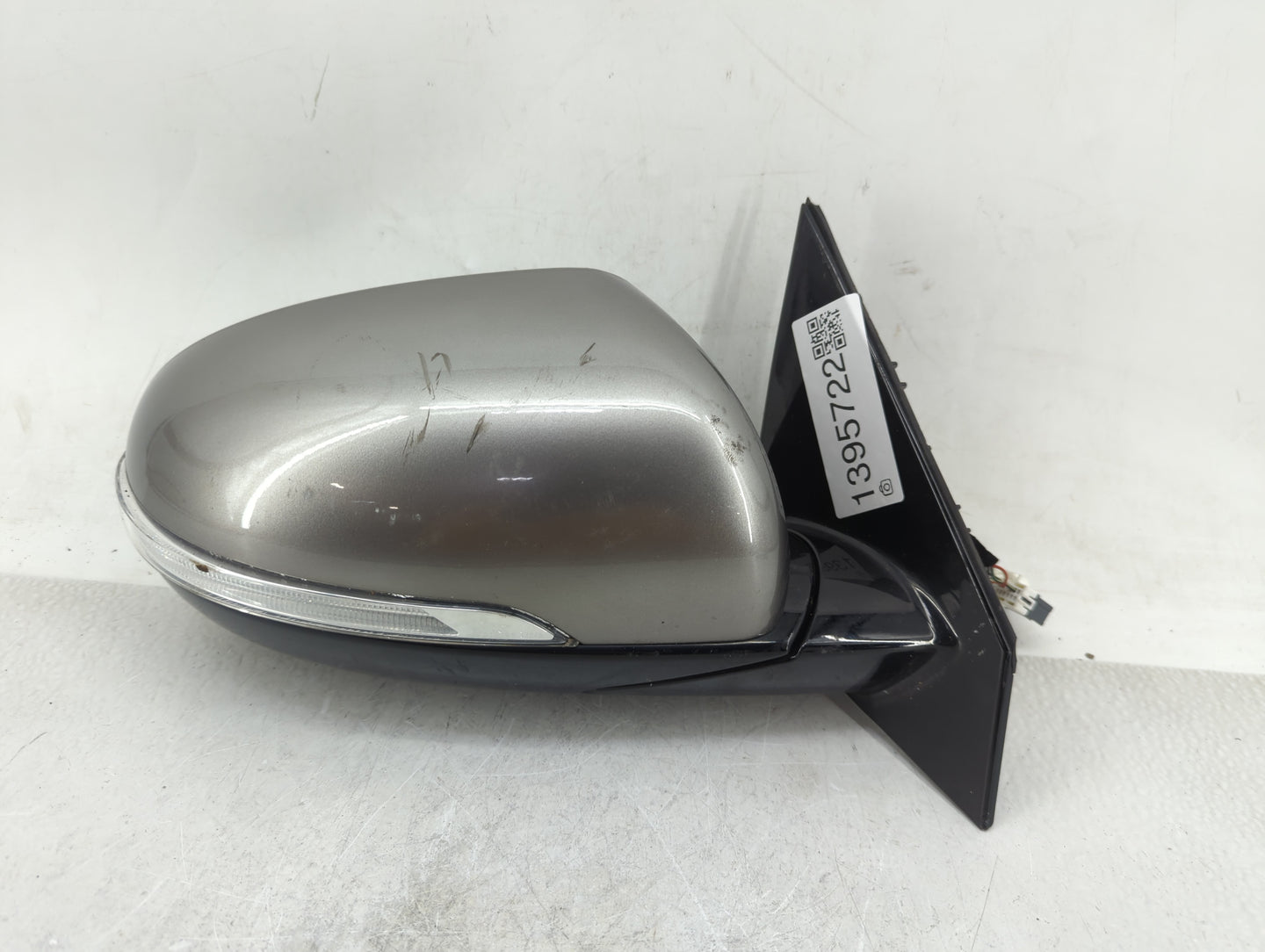 2016-2020 Kia Sorento Passenger Side View Mirror - Right Door Mirror OEM Used - Oemusedautoparts1.com
