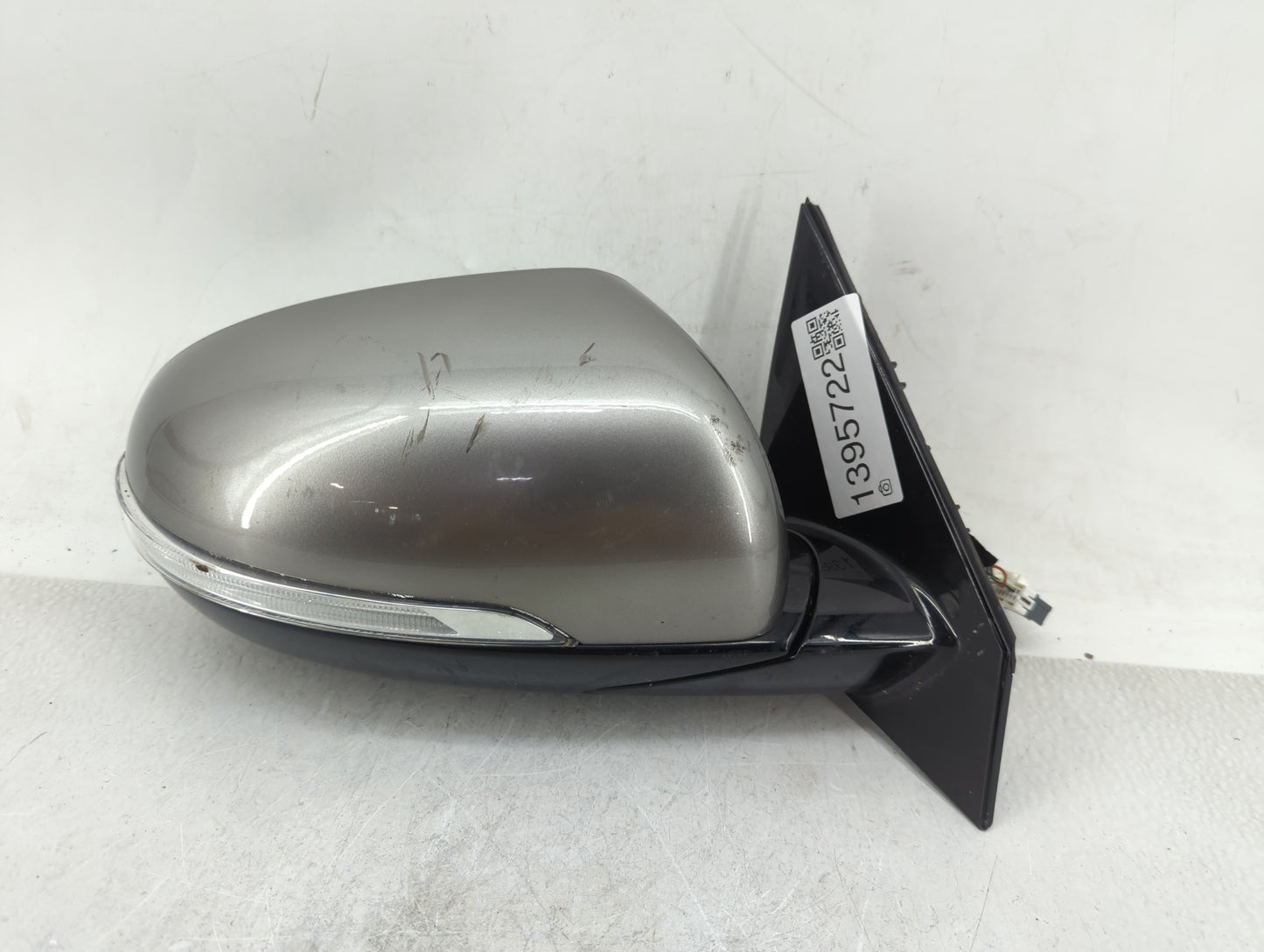 2016-2020 Kia Sorento Passenger Side View Mirror - Right Door Mirror OEM Used - Oemusedautoparts1.com