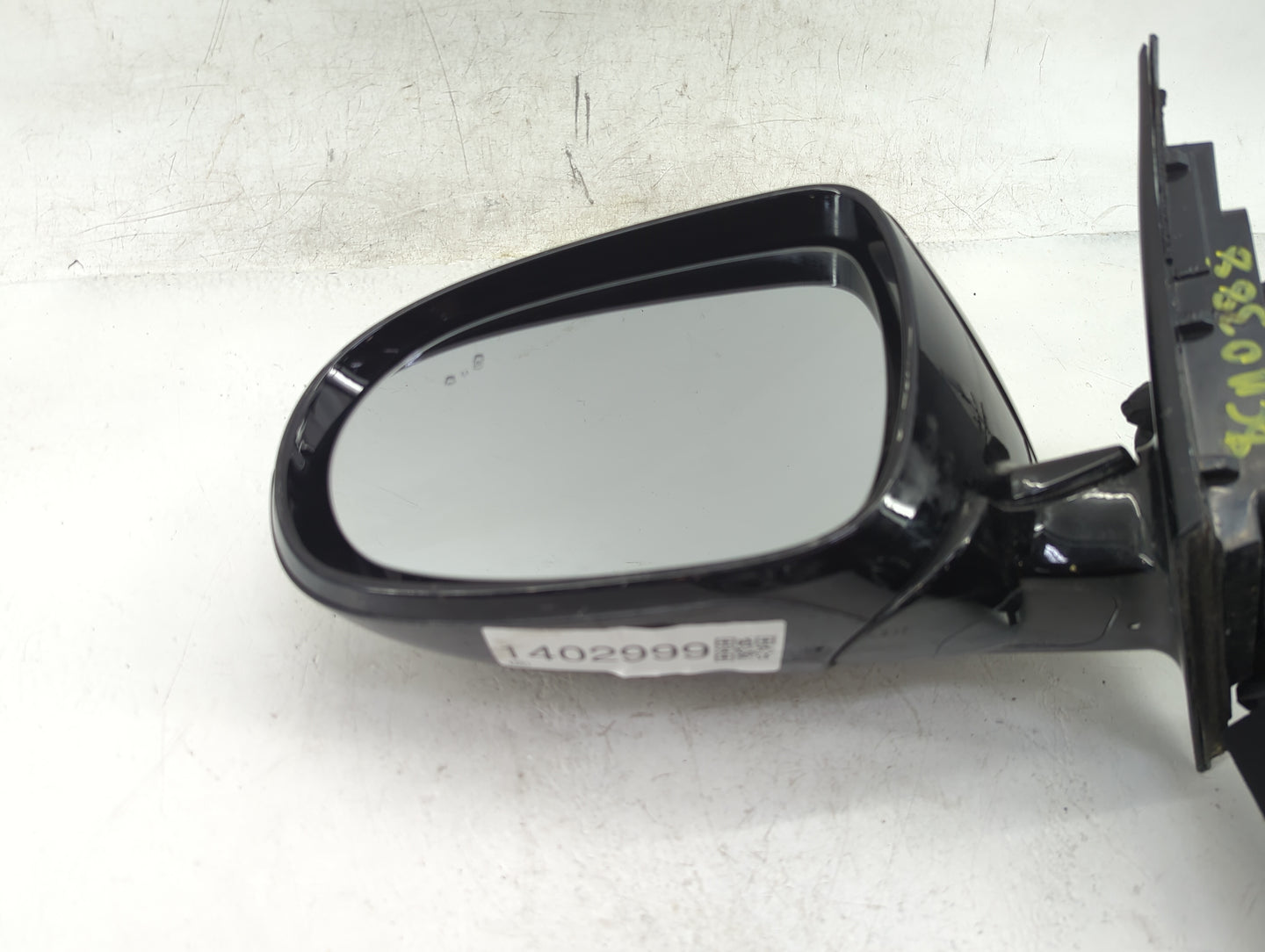 2016-2020 Kia Sorento Driver Side View Mirror - Left Door Mirror OEM Used - Oemusedautoparts1.com