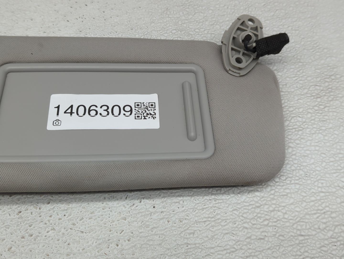 2016-2020 Kia Sorento Sun Visor Shade Replacement Passenger Right Mirror Fits Fits 2016 2017 2018 2019 2020 OEM Used Auto Pa