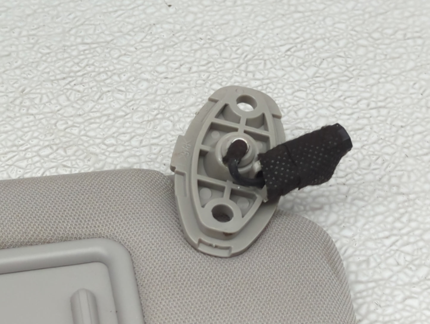 2016-2020 Kia Sorento Sun Visor Shade Replacement Passenger Right Mirror Fits Fits 2016 2017 2018 2019 2020 OEM Used Auto Pa