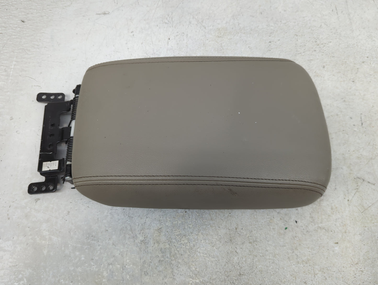 2017 Kia Sorento Center Console Armrest Cover Lid Fits OEM Used Auto Parts - Oemusedautoparts1.com