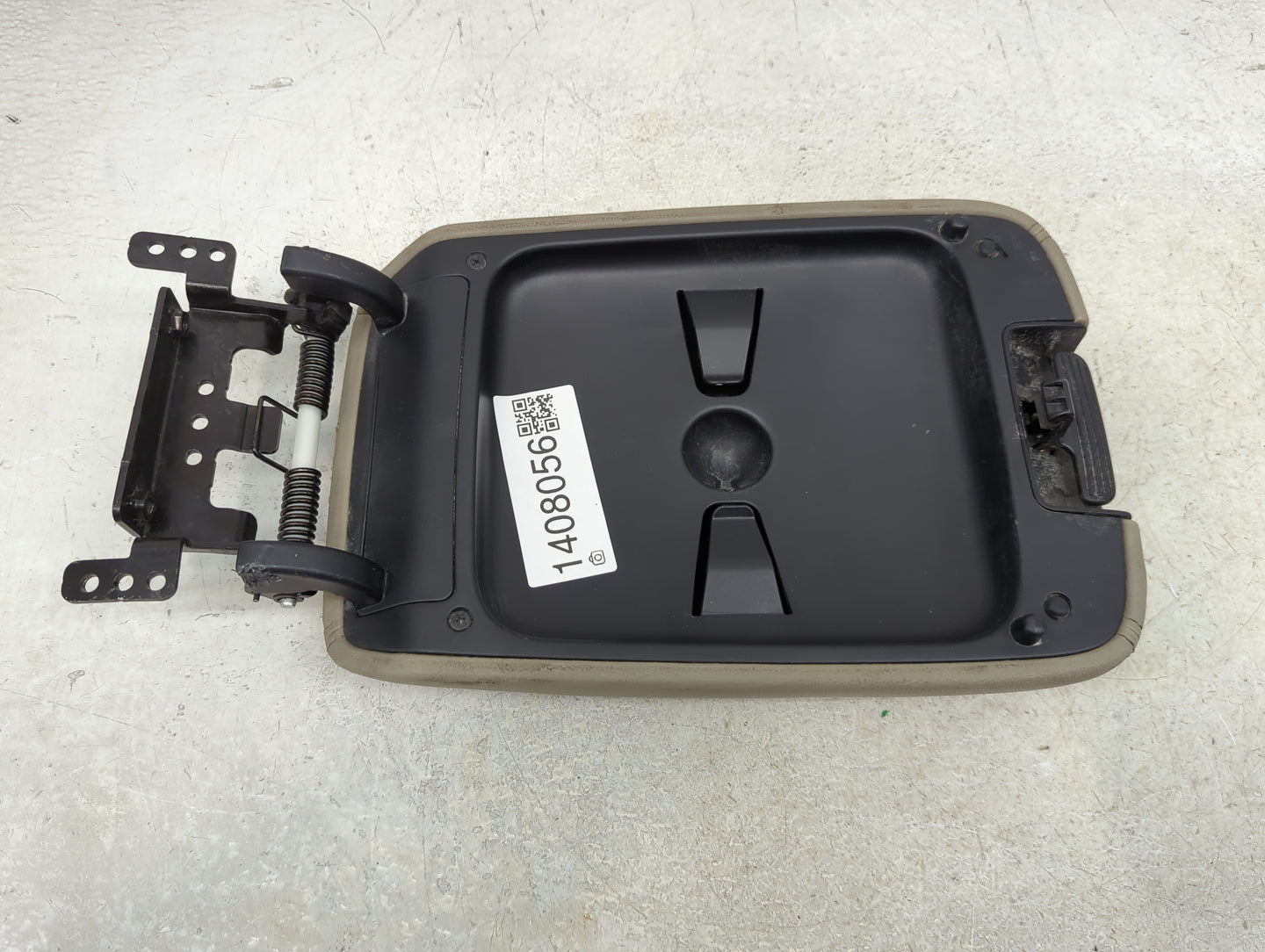 2017 Kia Sorento Center Console Armrest Cover Lid Fits OEM Used Auto Parts - Oemusedautoparts1.com