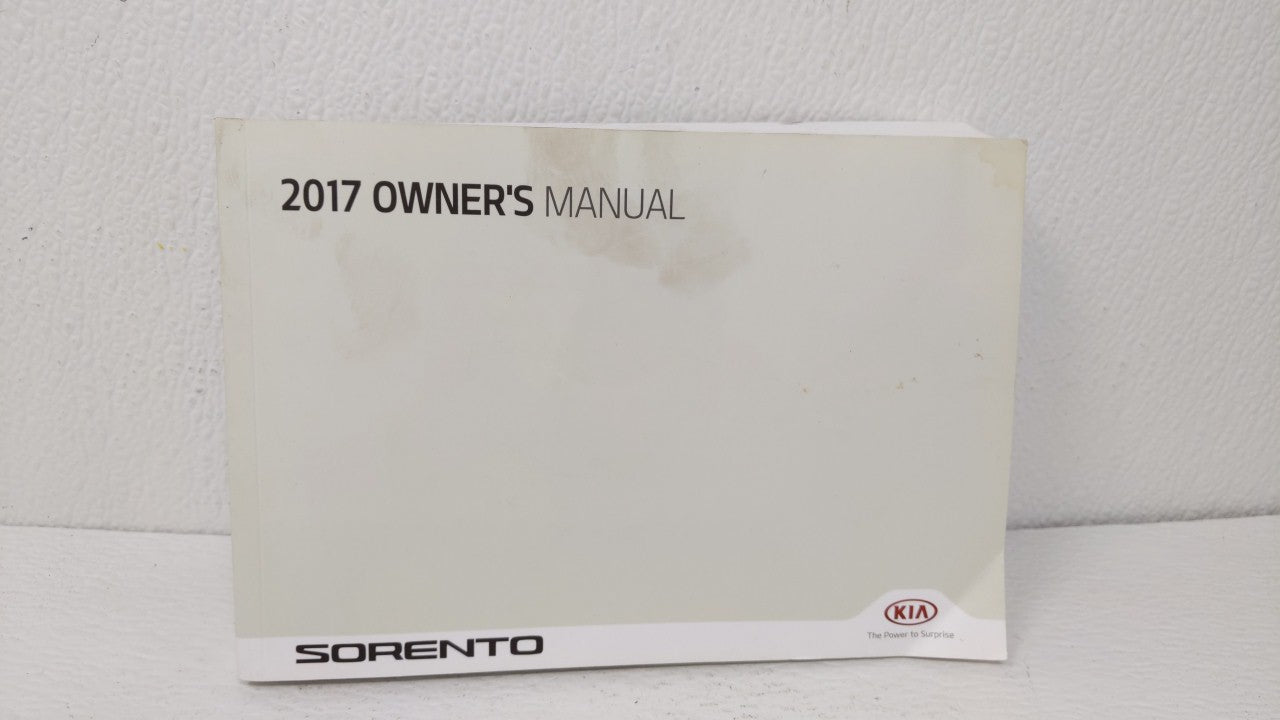 2017 Kia Sorento Owners Manual Book Guide OEM Used Auto Parts - Oemusedautoparts1.com