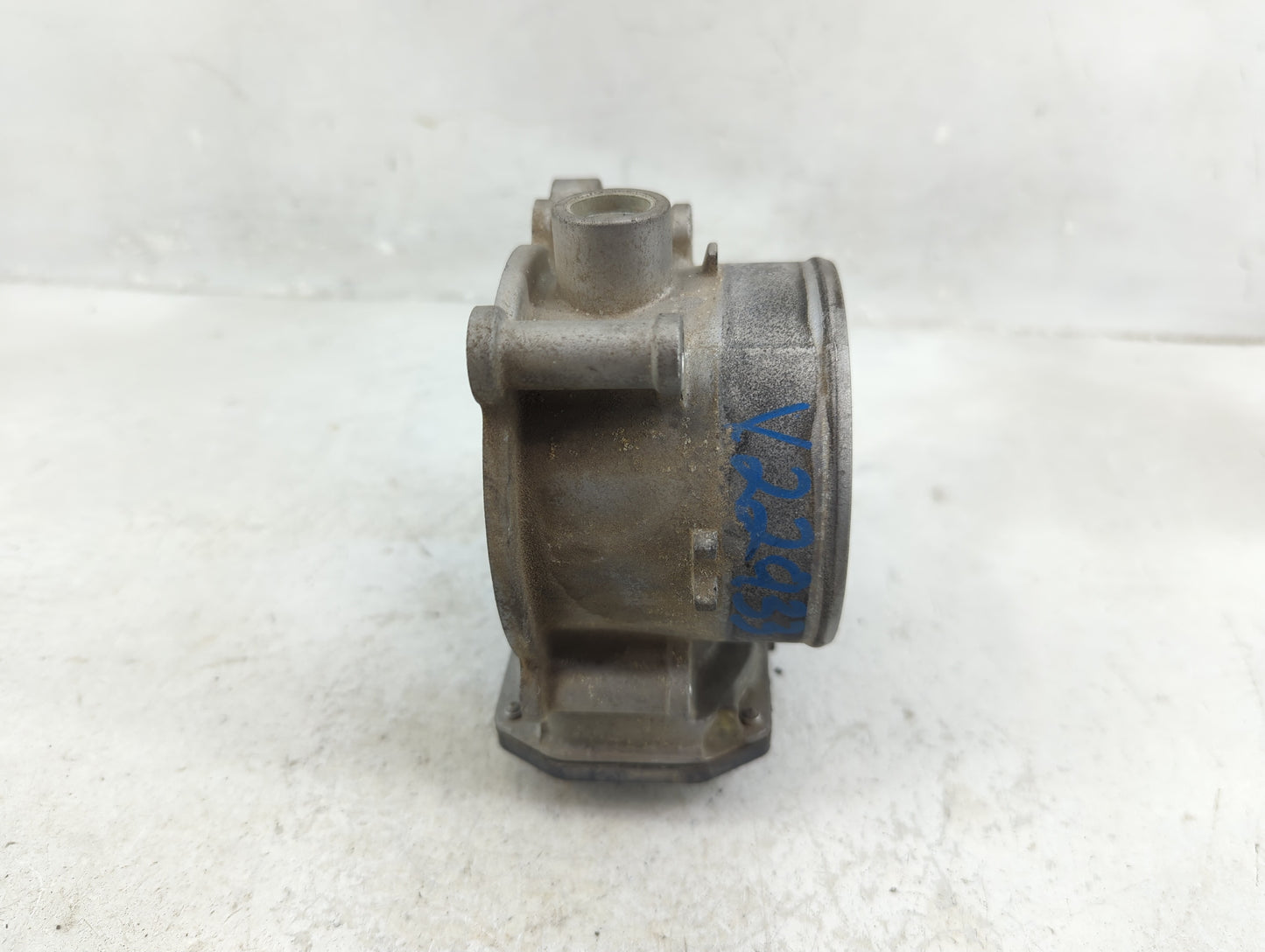 2014-2018 Kia Sorento Throttle Body P/N:35100-3CAA0 Fits Fits 2012 2013 2014 2015 2016 2017 2018 OEM Used Auto Parts - Oemus