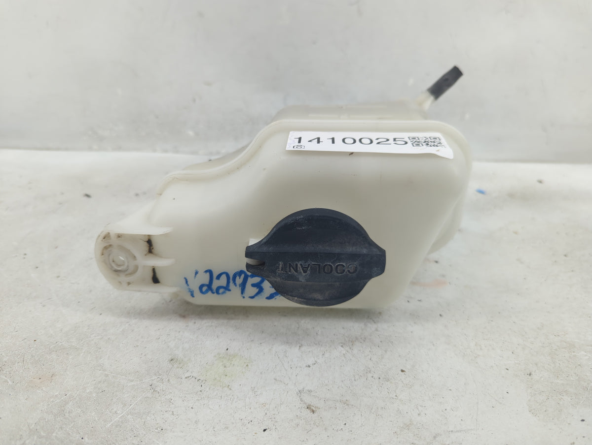 2014-2020 Kia Sorento Radiator Coolant Overflow Expansion Tank Bottle 1410025 - Oemusedautoparts1.com