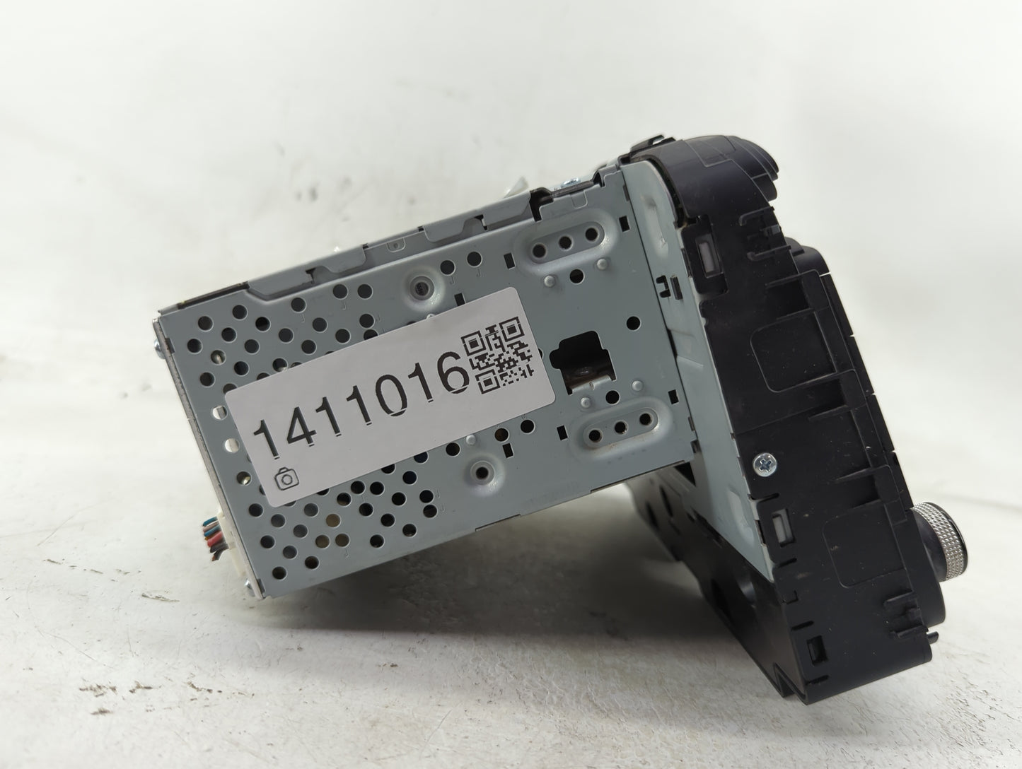 2017 Kia Sorento Radio AM FM Cd Player Receiver Replacement P/N:96160-C6300WK Fits OEM Used Auto Parts - Oemusedautoparts1.c