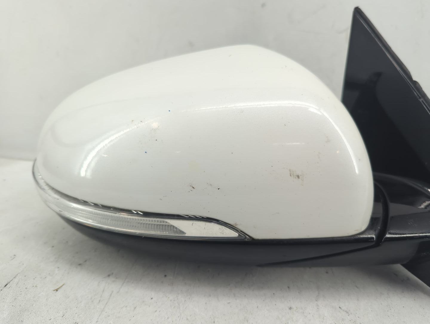 2017-2020 Kia Sorento Passenger Side View Mirror - Right Door Mirror OEM Used - Oemusedautoparts1.com