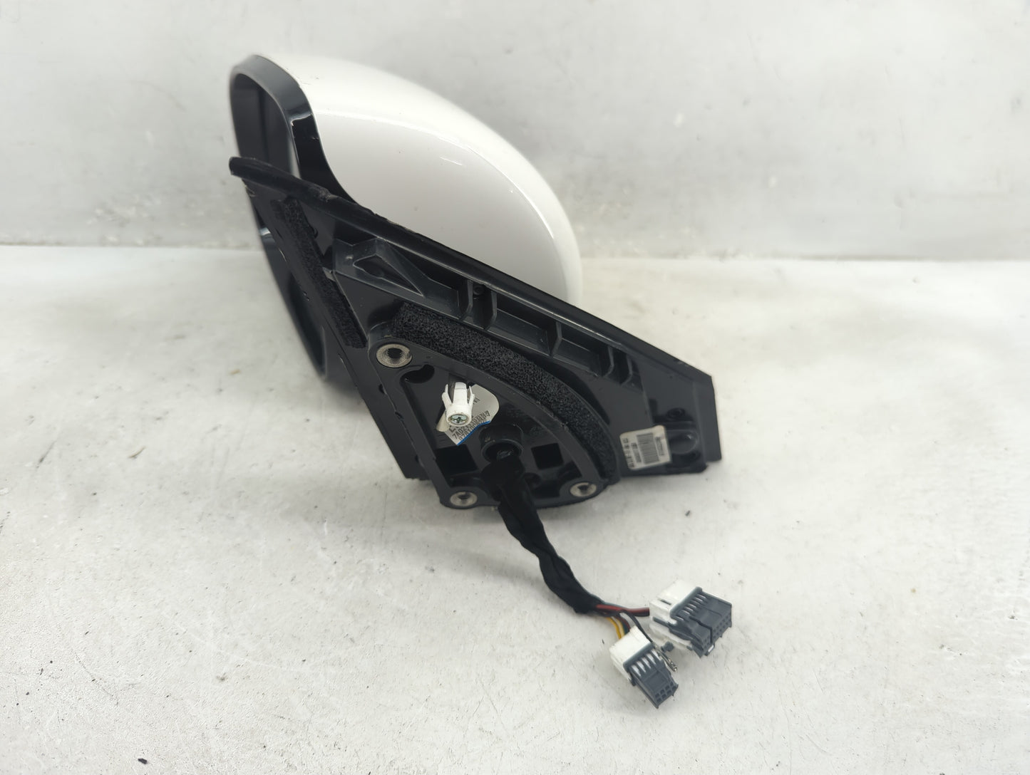 2017-2020 Kia Sorento Driver Side View Mirror - Left Door Mirror OEM Used - Oemusedautoparts1.com