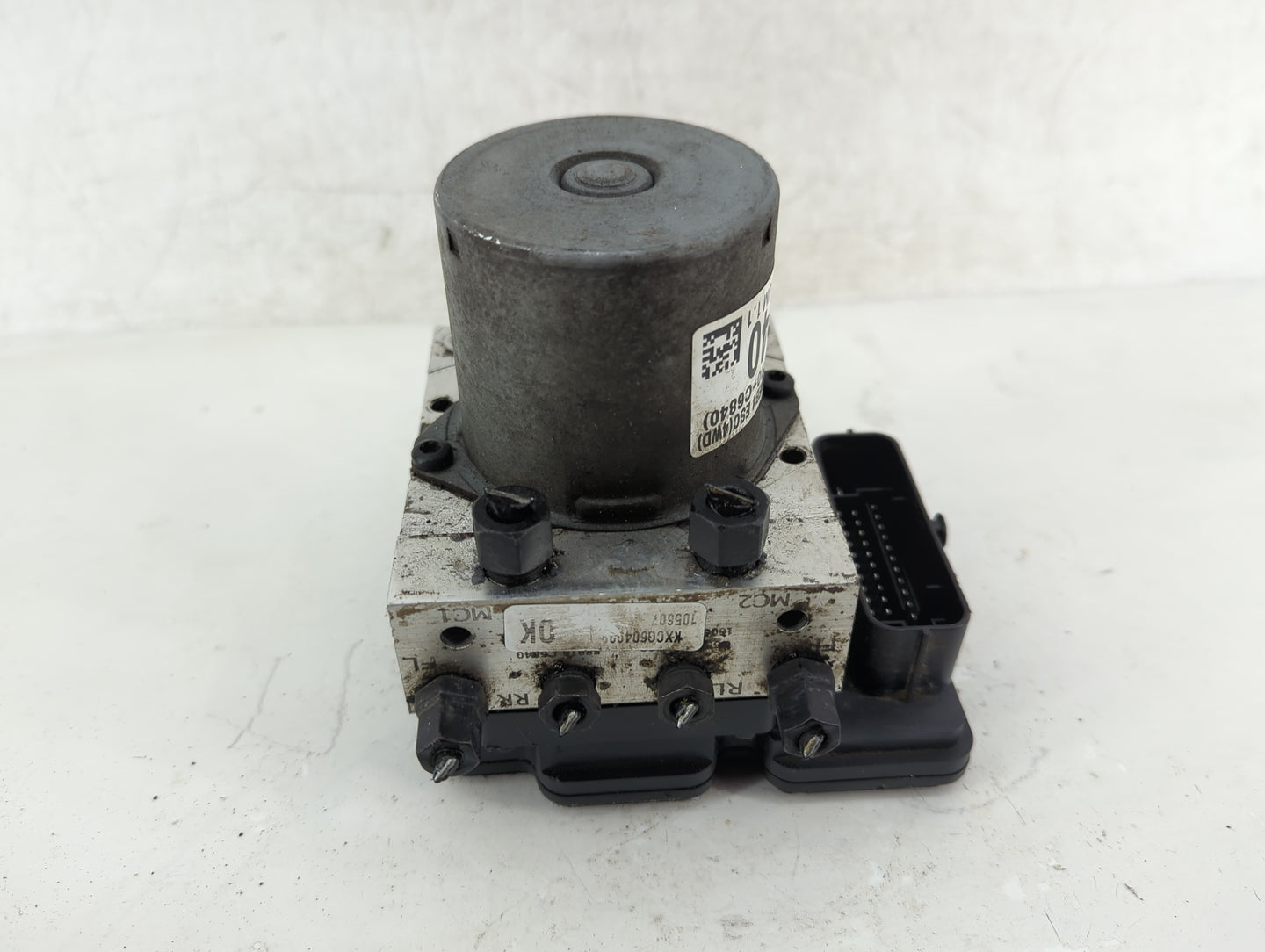 2016-2018 Kia Sorento ABS Pump Control Module Replacement P/N:58900-C6840 Fits Fits 2016 2017 2018 OEM Used Auto Parts - Oem