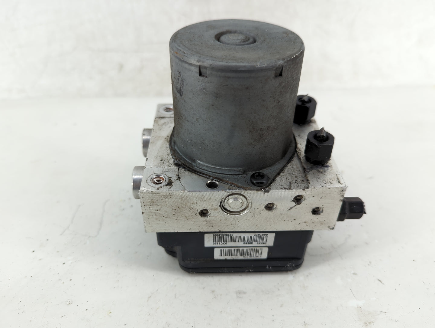 2016-2018 Kia Sorento ABS Pump Control Module Replacement P/N:58900-C6840 Fits Fits 2016 2017 2018 OEM Used Auto Parts - Oem