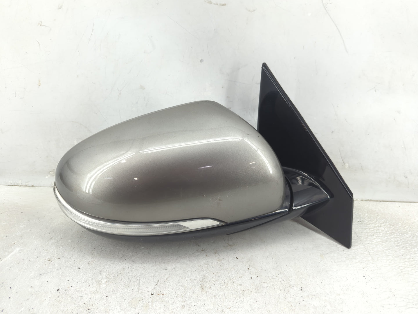 2016-2020 Kia Sorento Passenger Side View Mirror - Right Door Mirror OEM Used - Oemusedautoparts1.com