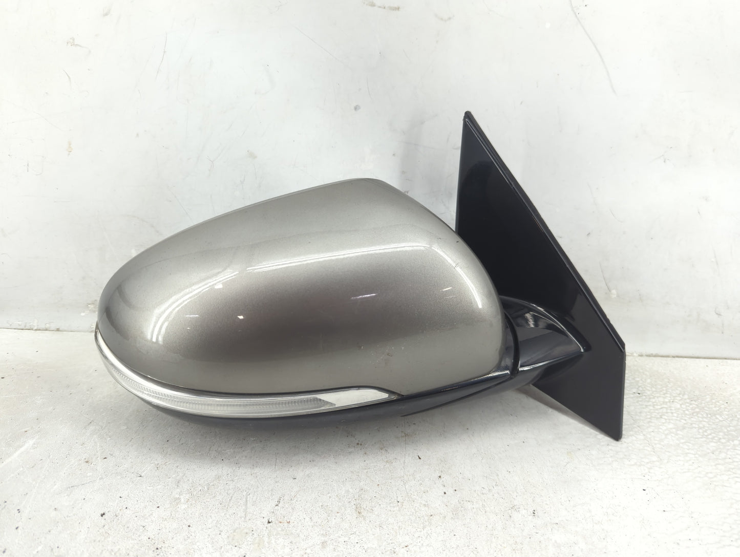 2016-2020 Kia Sorento Passenger Side View Mirror - Right Door Mirror OEM Used - Oemusedautoparts1.com