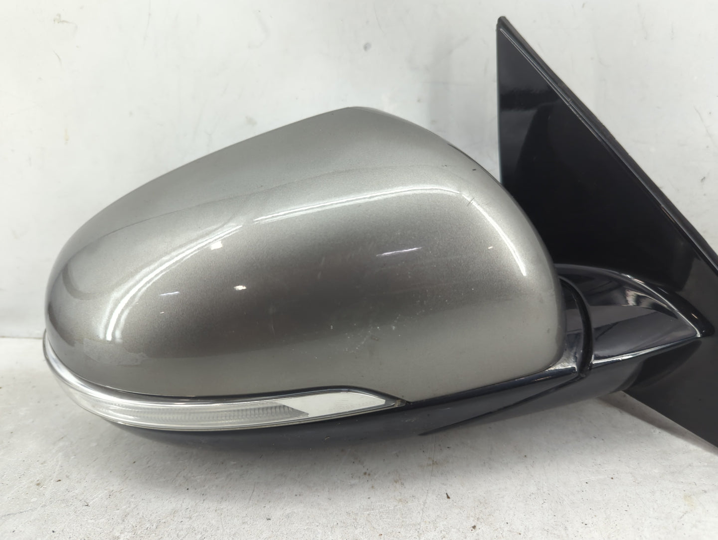 2016-2020 Kia Sorento Passenger Side View Mirror - Right Door Mirror OEM Used - Oemusedautoparts1.com