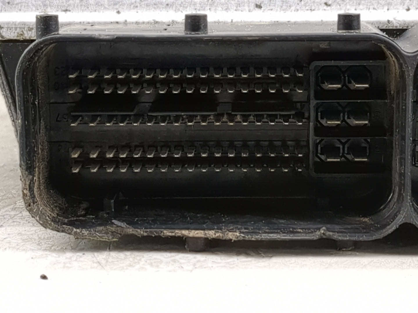 2016-2018 Kia Sorento PCM Engine Control Computer ECU ECM PCU OEM P/N:39100-2GGF2 Fits Fits 2016 2017 2018 OEM Used Auto Par