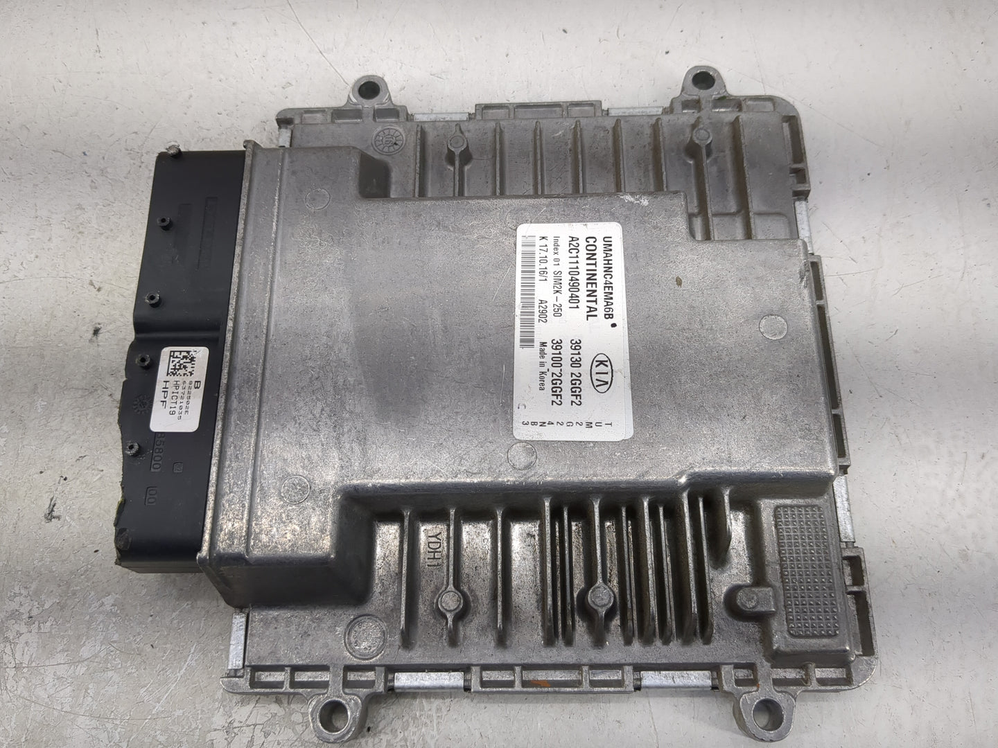 2016-2018 Kia Sorento PCM Engine Control Computer ECU ECM PCU OEM P/N:39100-2GGF2 Fits Fits 2016 2017 2018 OEM Used Auto Par