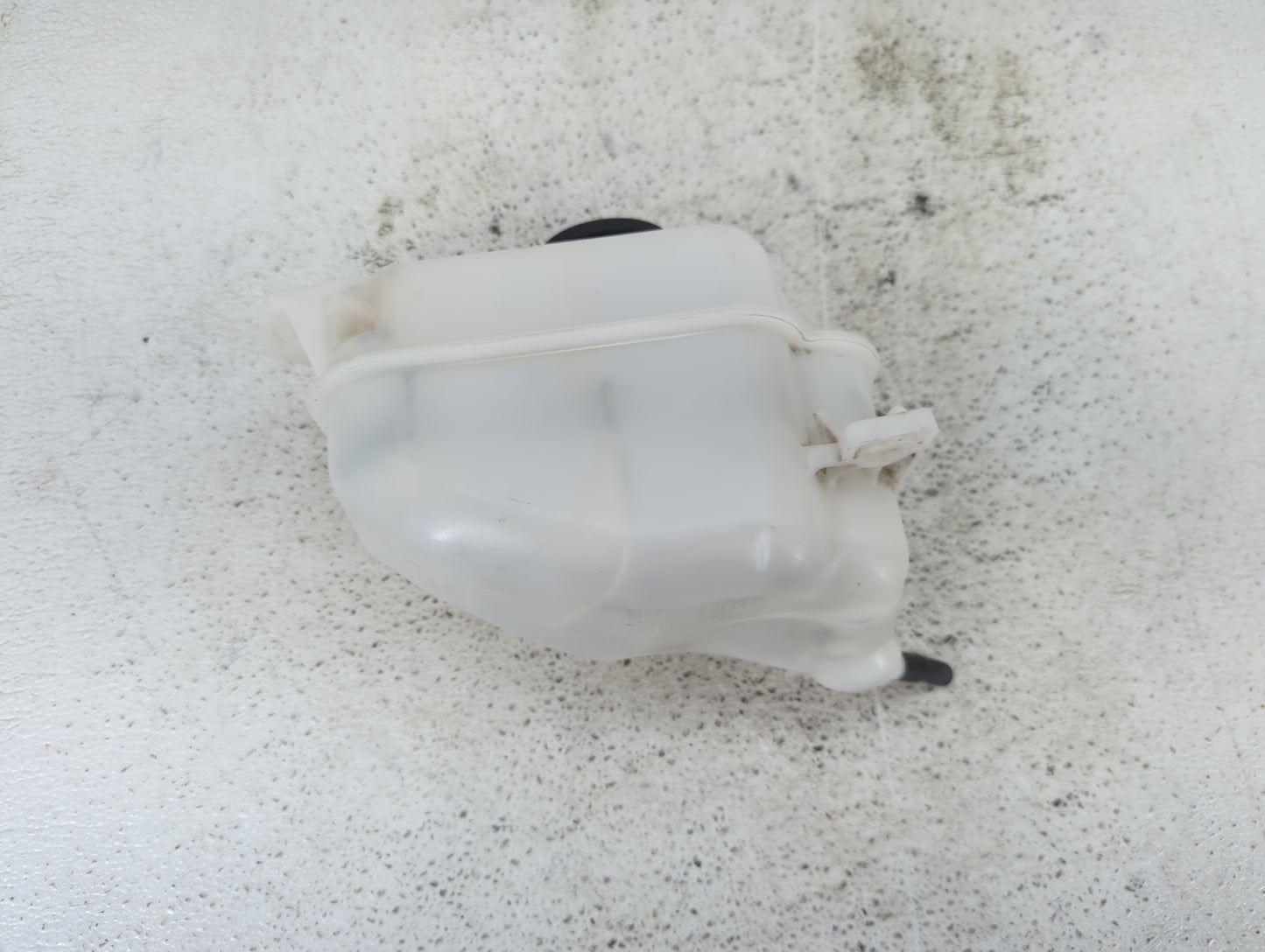 2014-2020 Kia Sorento Radiator Coolant Overflow Expansion Tank Bottle 1432390 - Oemusedautoparts1.com