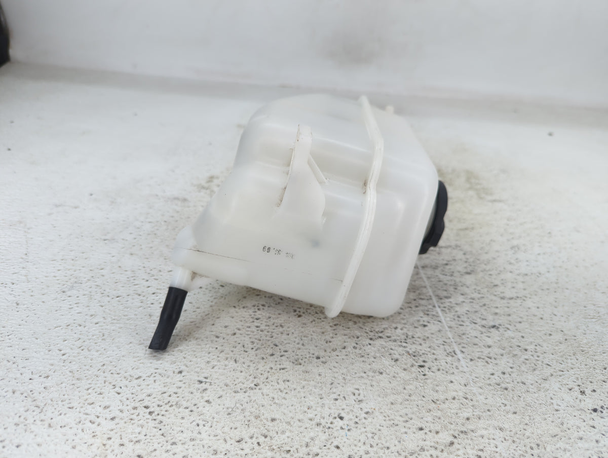 2014-2020 Kia Sorento Radiator Coolant Overflow Expansion Tank Bottle 1432390 - Oemusedautoparts1.com