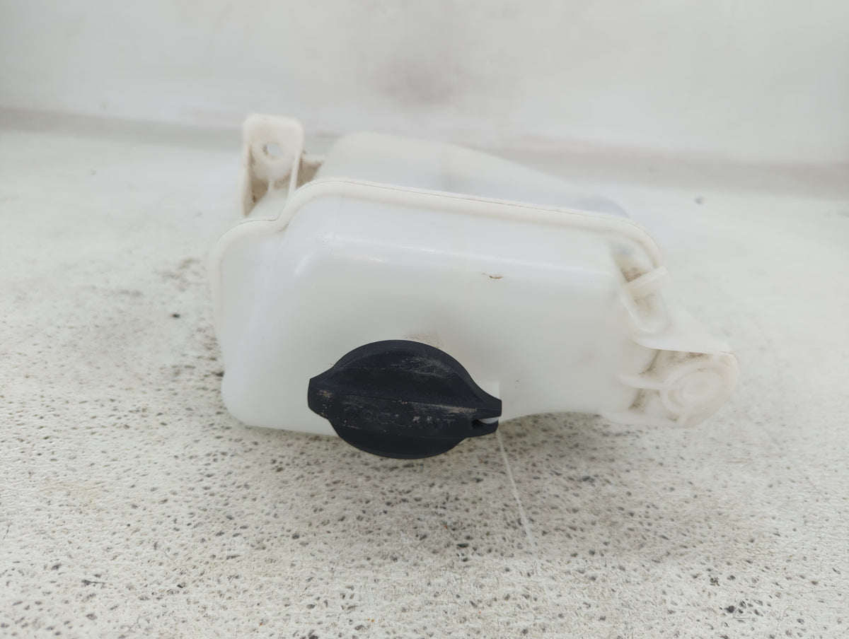 2014-2020 Kia Sorento Radiator Coolant Overflow Expansion Tank Bottle 1432390 - Oemusedautoparts1.com