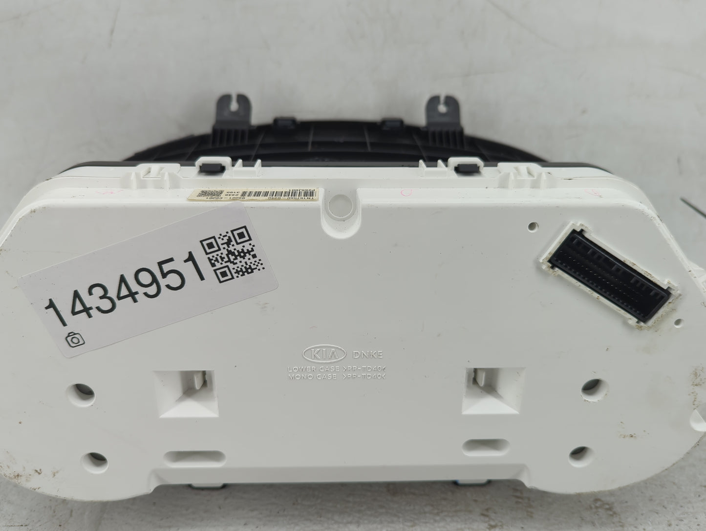 2016-2018 Kia Sorento Instrument Cluster Speedometer Gauges P/N:94001-C6061 TN1575560-6340, P2651J001 Fits Fits 2016 2017 20