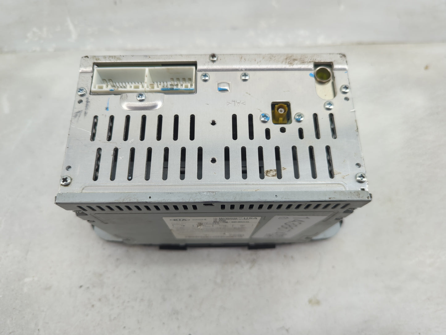 2016-2018 Kia Sorento Radio AM FM Cd Player Receiver Replacement P/N:96170-C6000WK Fits Fits 2016 2017 2018 OEM Used Auto Pa