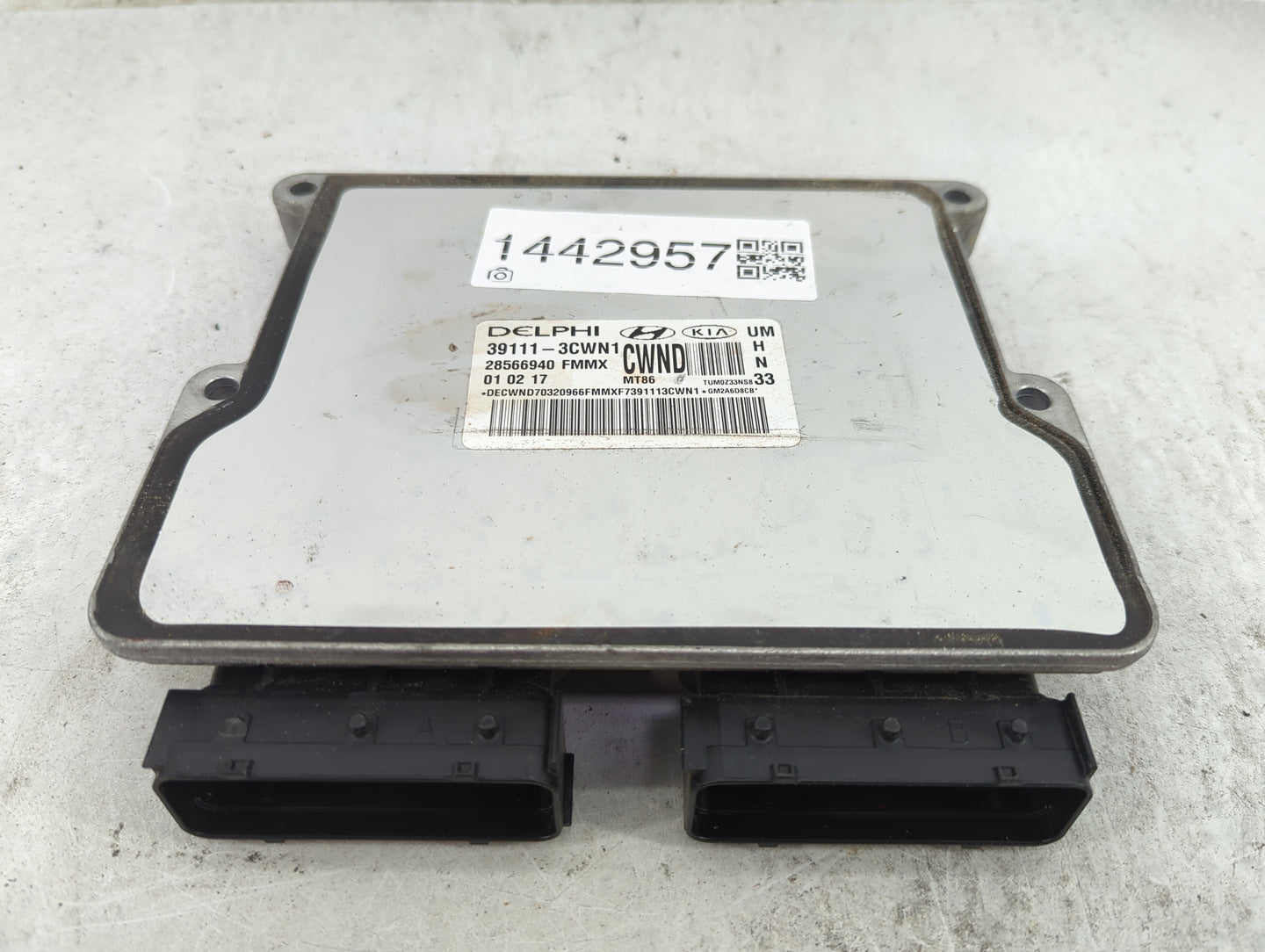 2016-2017 Kia Sorento PCM Engine Control Computer ECU ECM PCU OEM P/N:39111-3CWN1 28566940 Fits Fits 2016 2017 OEM Used Auto