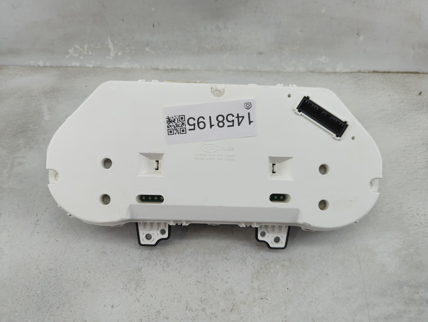 2017 Kia Sorento Speedometer Instrument Cluster Gauges - Oemusedautoparts1.com
