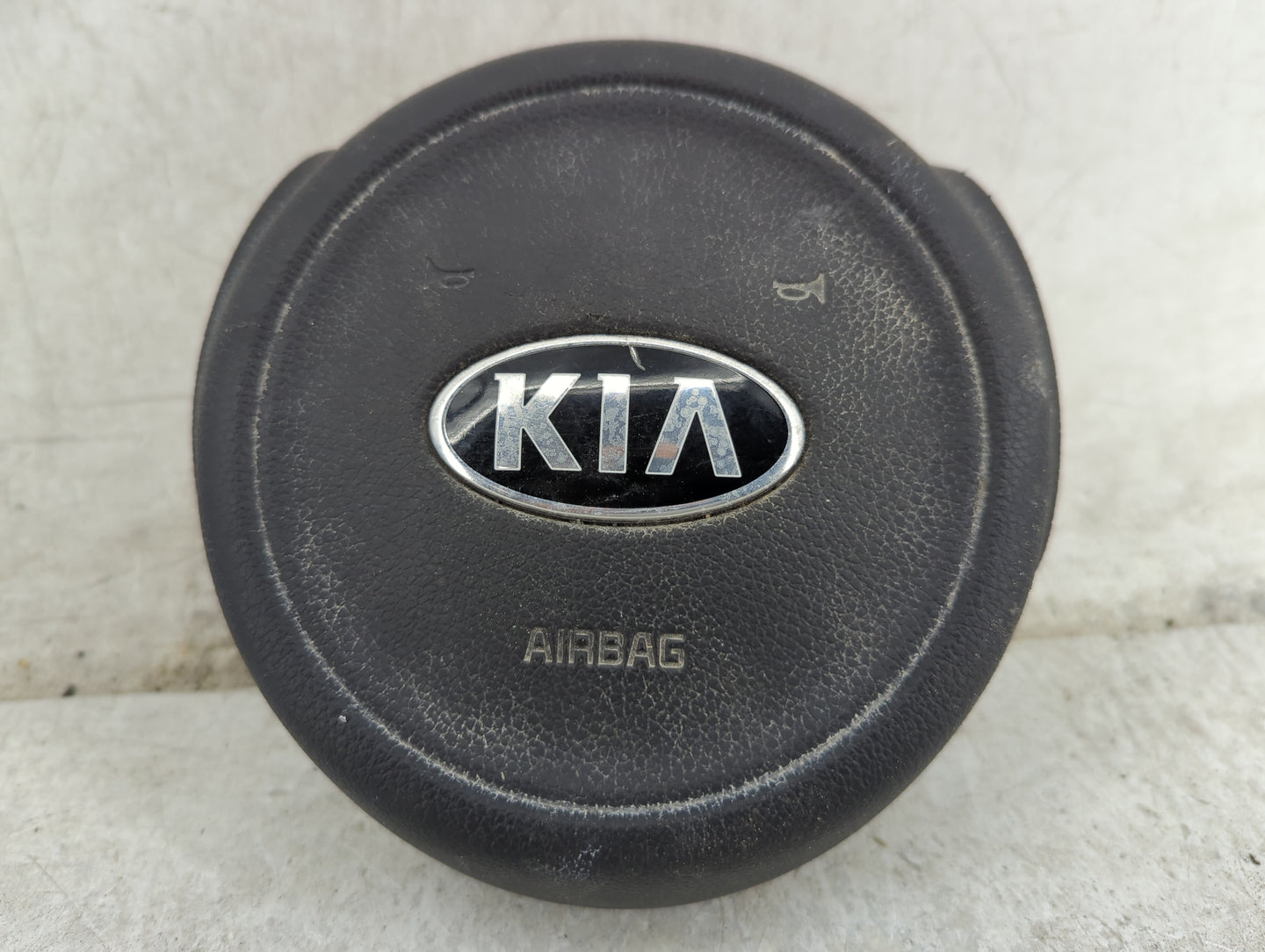 2016-2018 Kia Sorento Air Bag Driver Left Steering Wheel Mounted 1458562 - Oemusedautoparts1.com