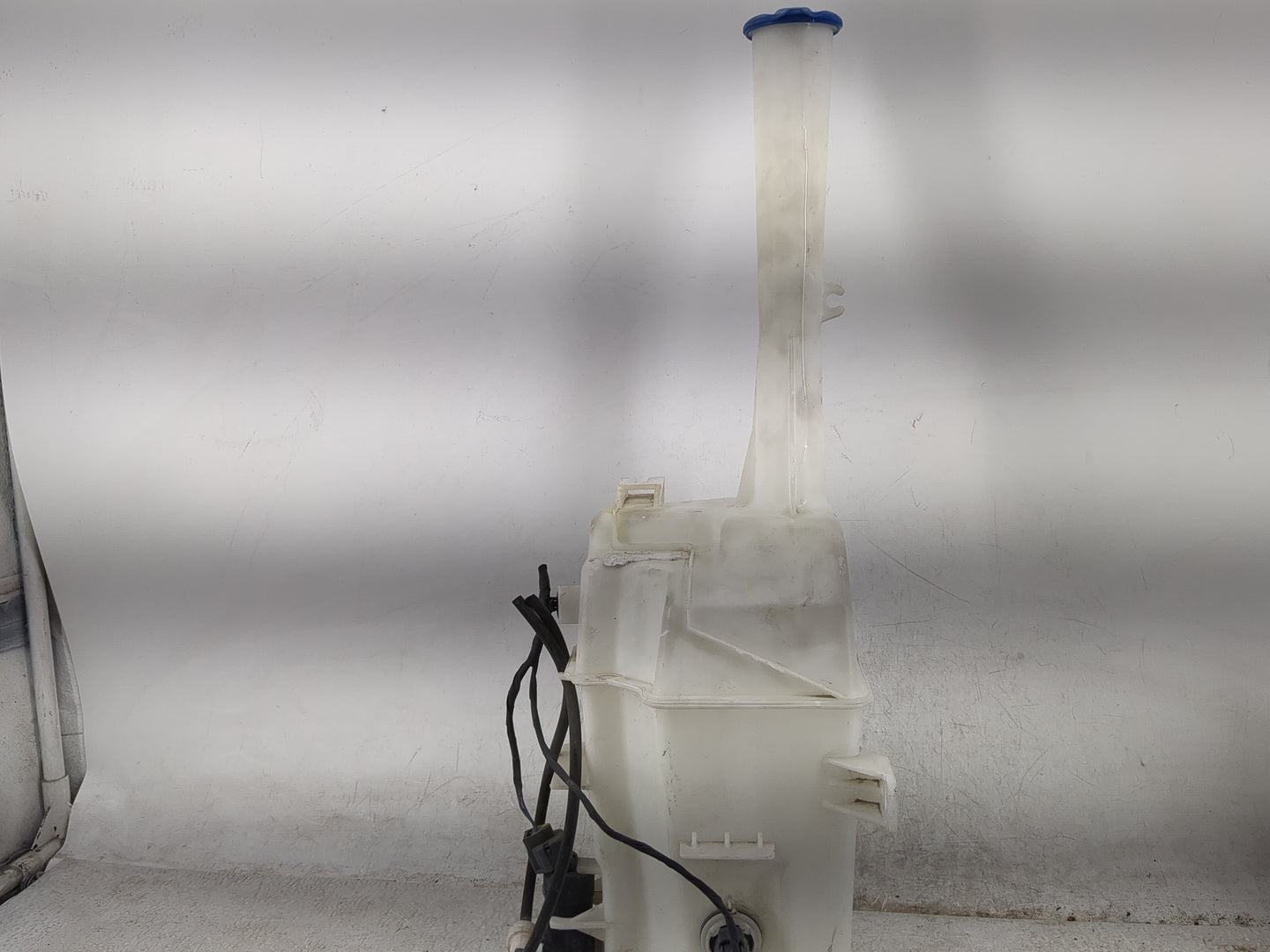 2016-2020 Kia Sorento Windshield Washer Fluid Reservoir Bottle Oem - Oemusedautoparts1.com