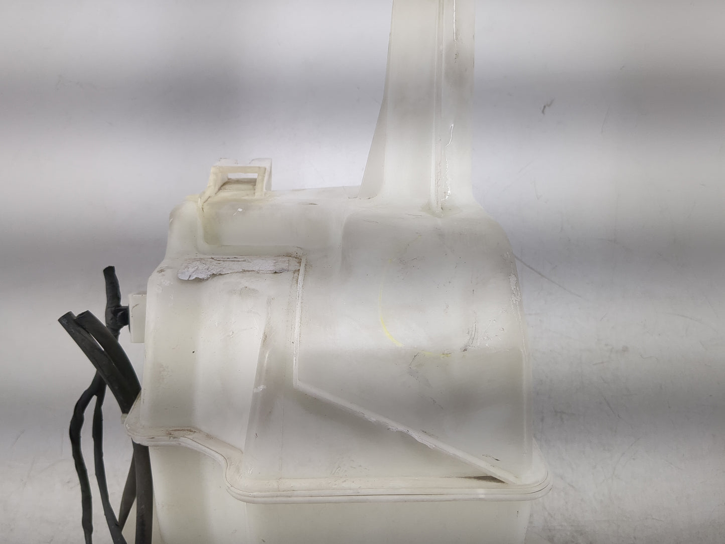 2016-2020 Kia Sorento Windshield Washer Fluid Reservoir Bottle Oem - Oemusedautoparts1.com