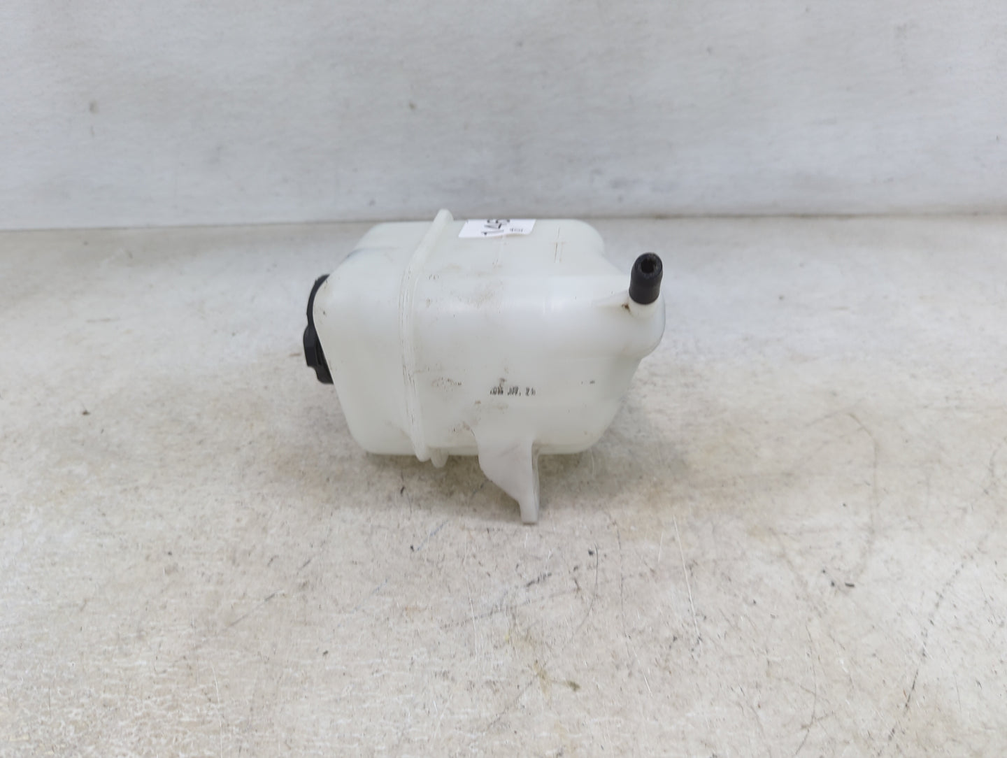 2014-2020 Kia Sorento Radiator Coolant Overflow Expansion Tank Bottle 1460063 - Oemusedautoparts1.com