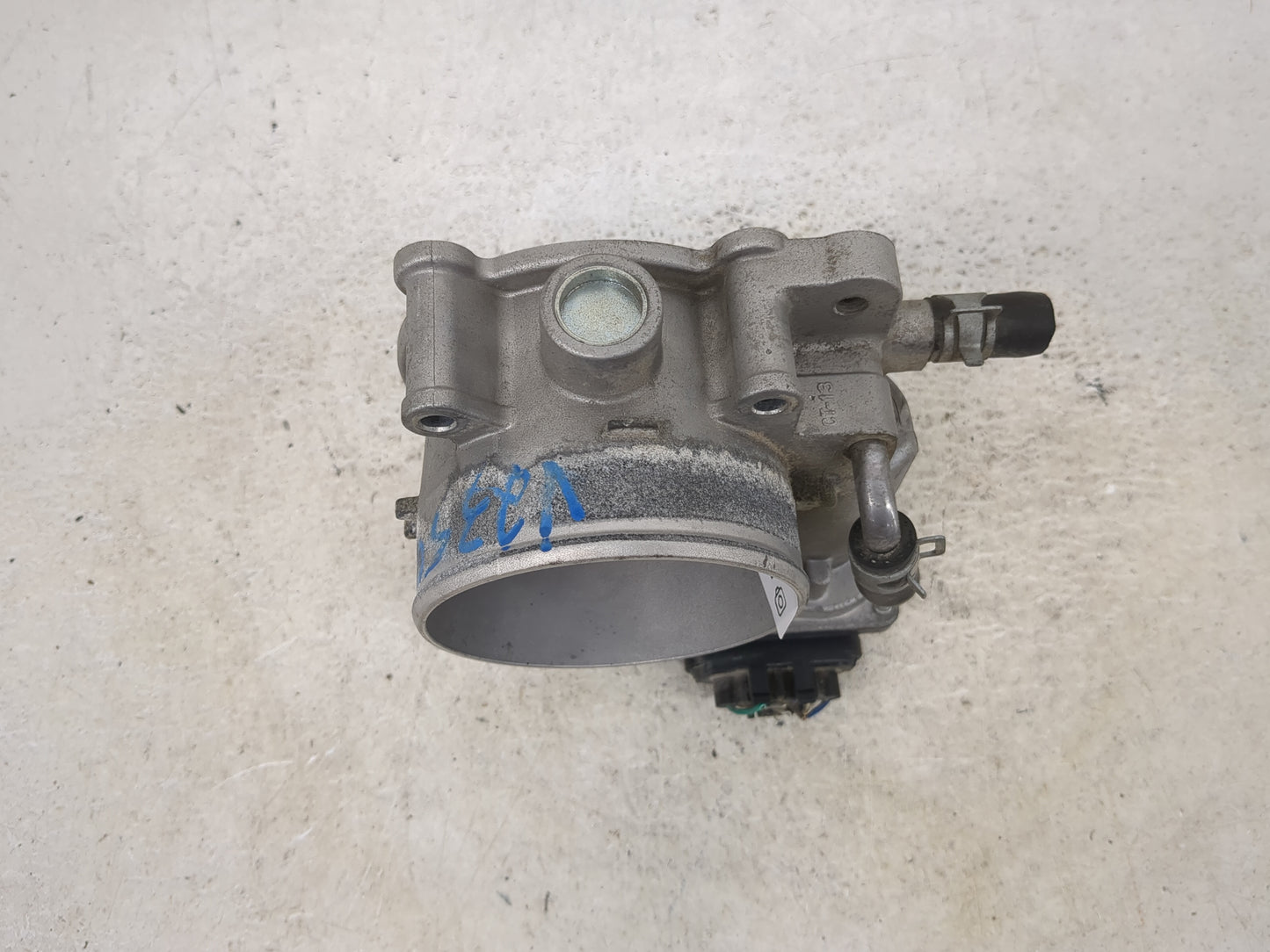 2014-2018 Kia Sorento Throttle Body P/N:35100-3CAA0 Fits Fits 2012 2013 2014 2015 2016 2017 2018 OEM Used Auto Parts - Oemus