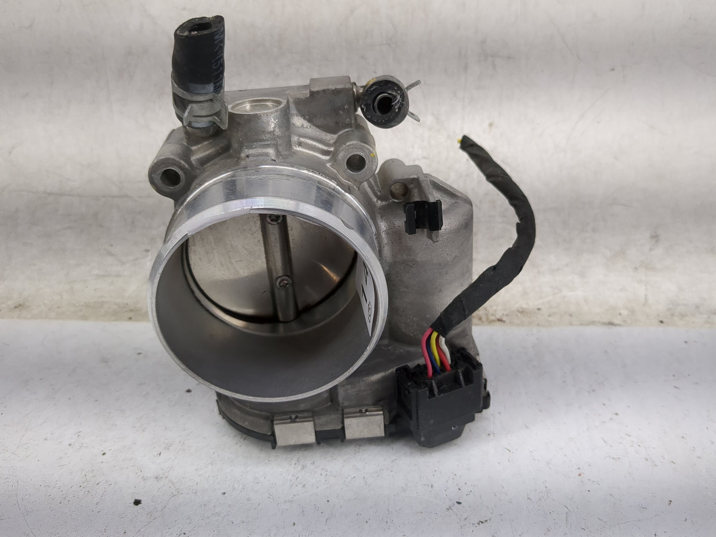 2016-2020 Kia Sorento Throttle Body P/N:35100-2G600 0280750618 Fits Fits 2015 2016 2017 2018 2019 2020 2021 OEM Used Auto Pa