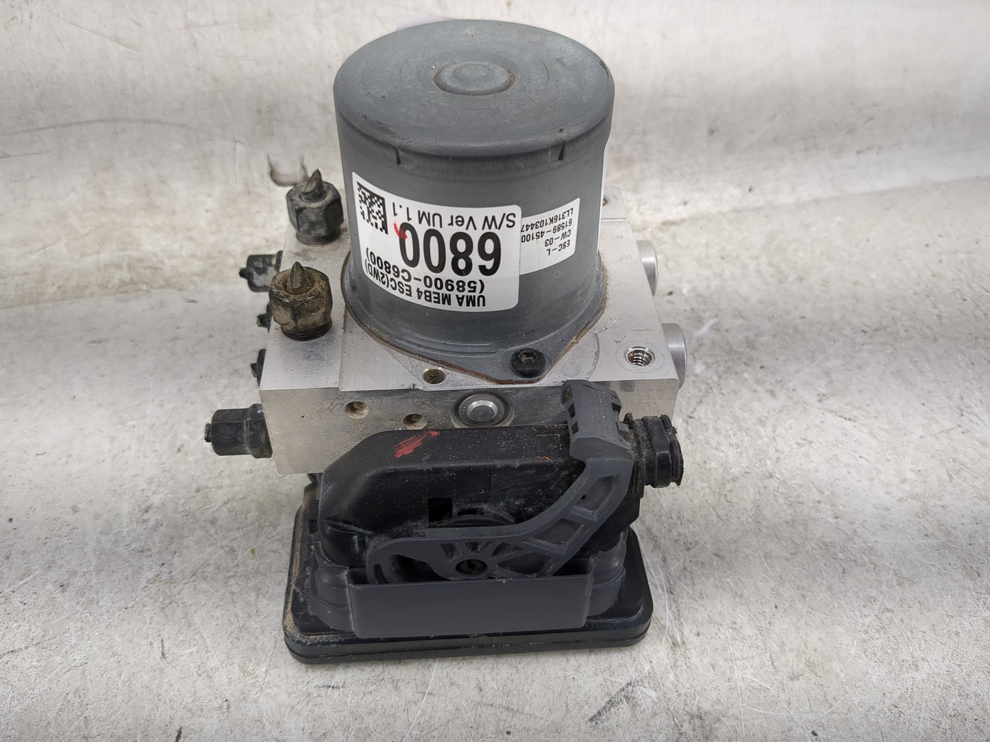 2016-2018 Kia Sorento ABS Pump Control Module Replacement P/N:58900-C6800 58900-C6900 Fits Fits 2016 2017 2018 OEM Used Auto