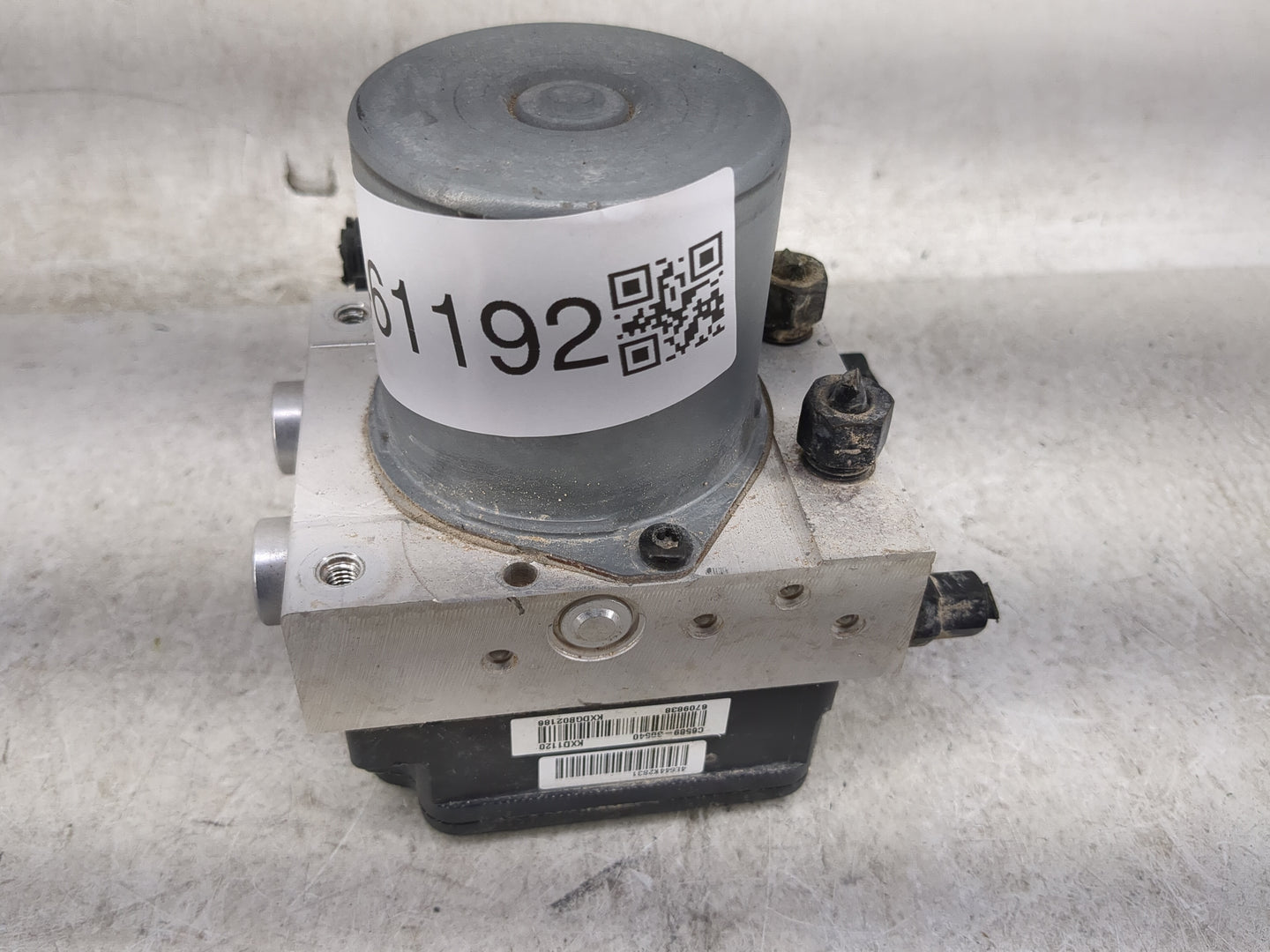 2016-2018 Kia Sorento ABS Pump Control Module Replacement P/N:58900-C6800 58900-C6900 Fits Fits 2016 2017 2018 OEM Used Auto
