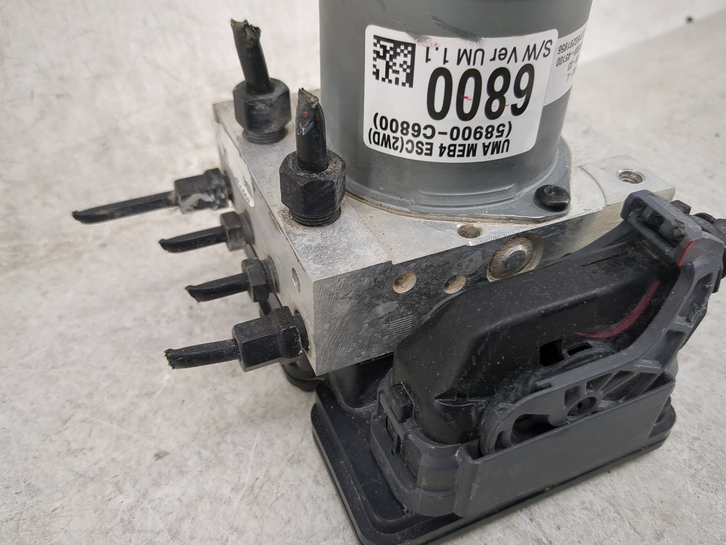 2016-2018 Kia Sorento ABS Pump Control Module Replacement P/N:58900-C6800 Fits Fits 2016 2017 2018 OEM Used Auto Parts - Oem