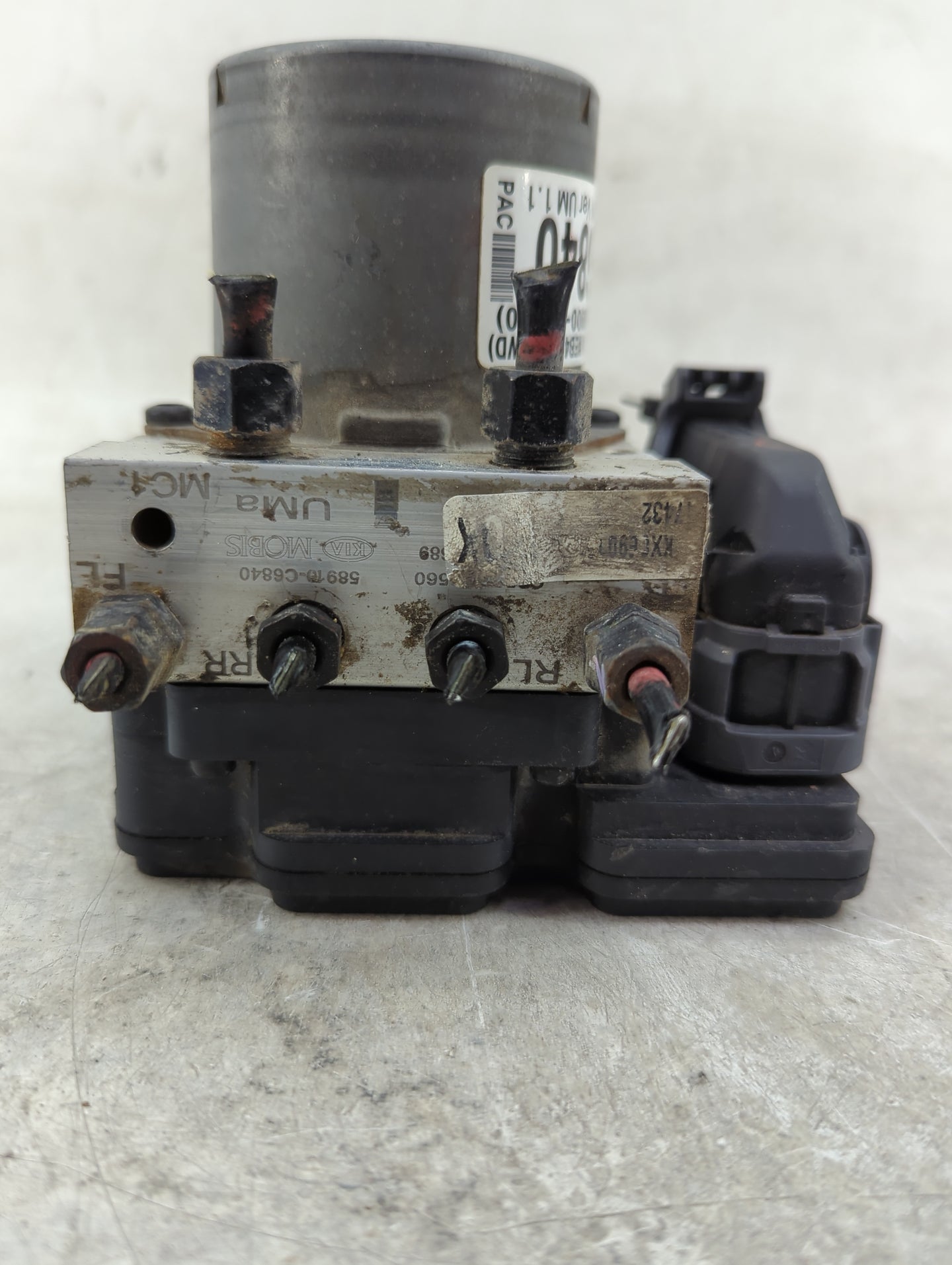 2016-2018 Kia Sorento ABS Pump Control Module Replacement P/N:C6589-30560 58900-C6840 Fits Fits 2016 2017 2018 OEM Used Auto
