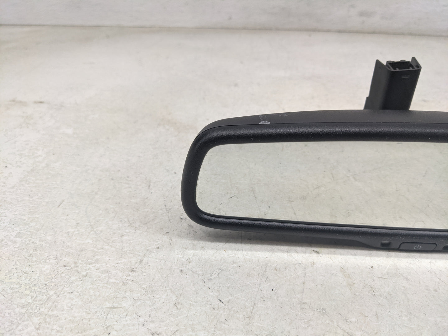 2016-2020 Kia Sorento Interior Rear View Mirror Replacement OEM P/N:028009 GNTX-1136 Fits OEM Used Auto Parts - Oemusedautop