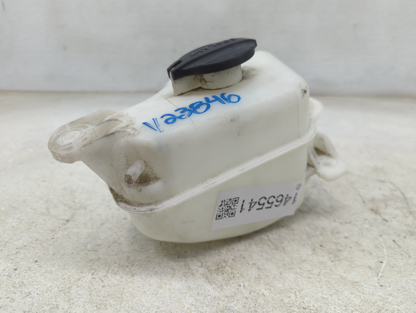 2014-2020 Kia Sorento Radiator Coolant Overflow Expansion Tank Bottle 1465541 - Oemusedautoparts1.com
