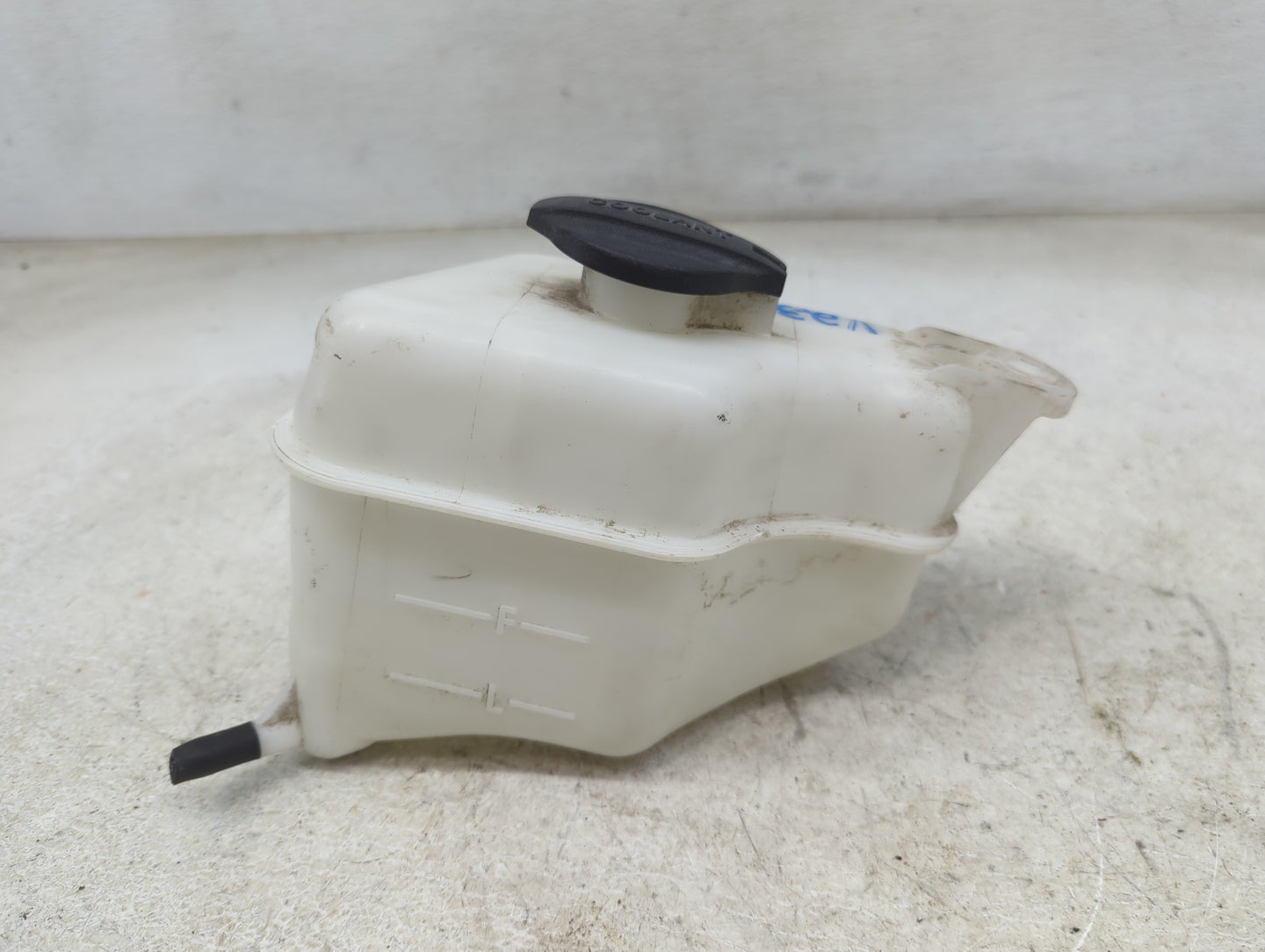 2014-2020 Kia Sorento Radiator Coolant Overflow Expansion Tank Bottle 1465541 - Oemusedautoparts1.com