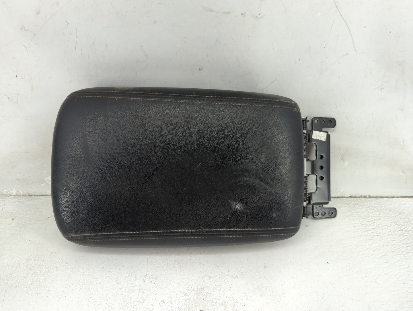 2017 Kia Sorento Center Console Armrest Cover Lid Fits OEM Used Auto Parts - Oemusedautoparts1.com