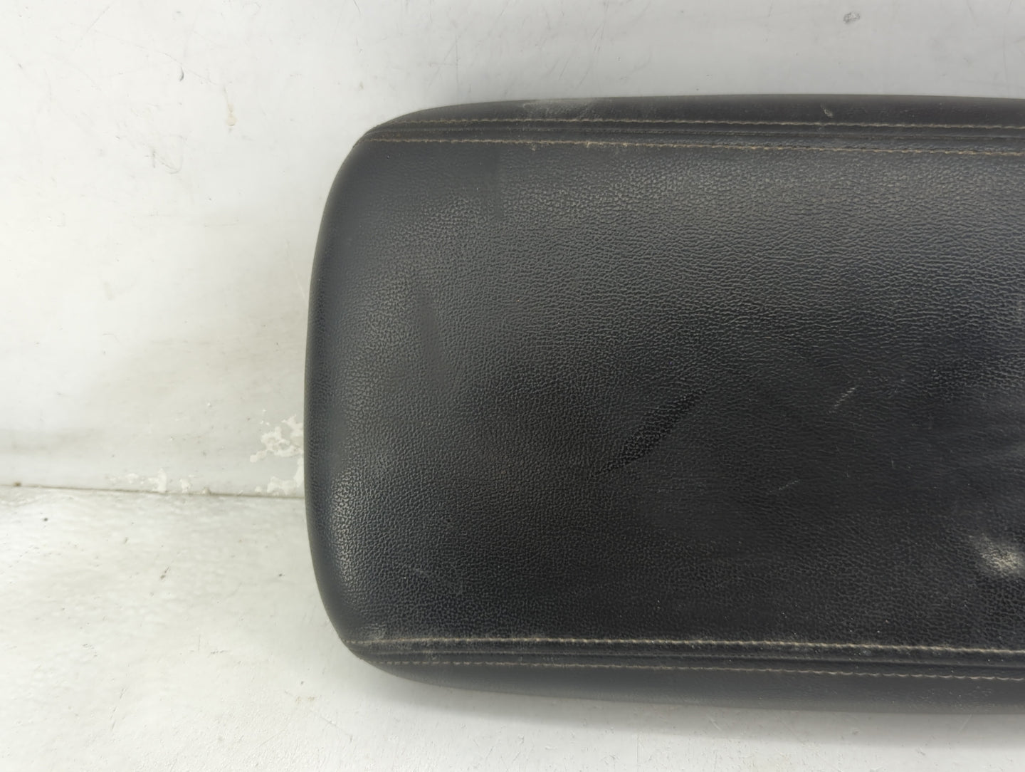 2017 Kia Sorento Center Console Armrest Cover Lid Fits OEM Used Auto Parts - Oemusedautoparts1.com