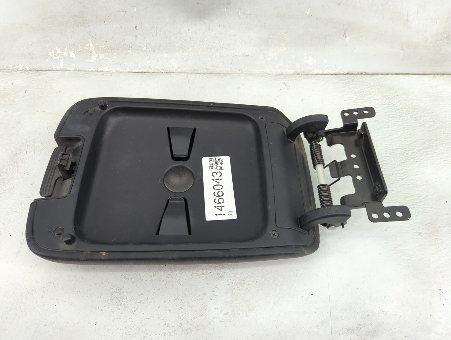 2017 Kia Sorento Center Console Armrest Cover Lid Fits OEM Used Auto Parts - Oemusedautoparts1.com