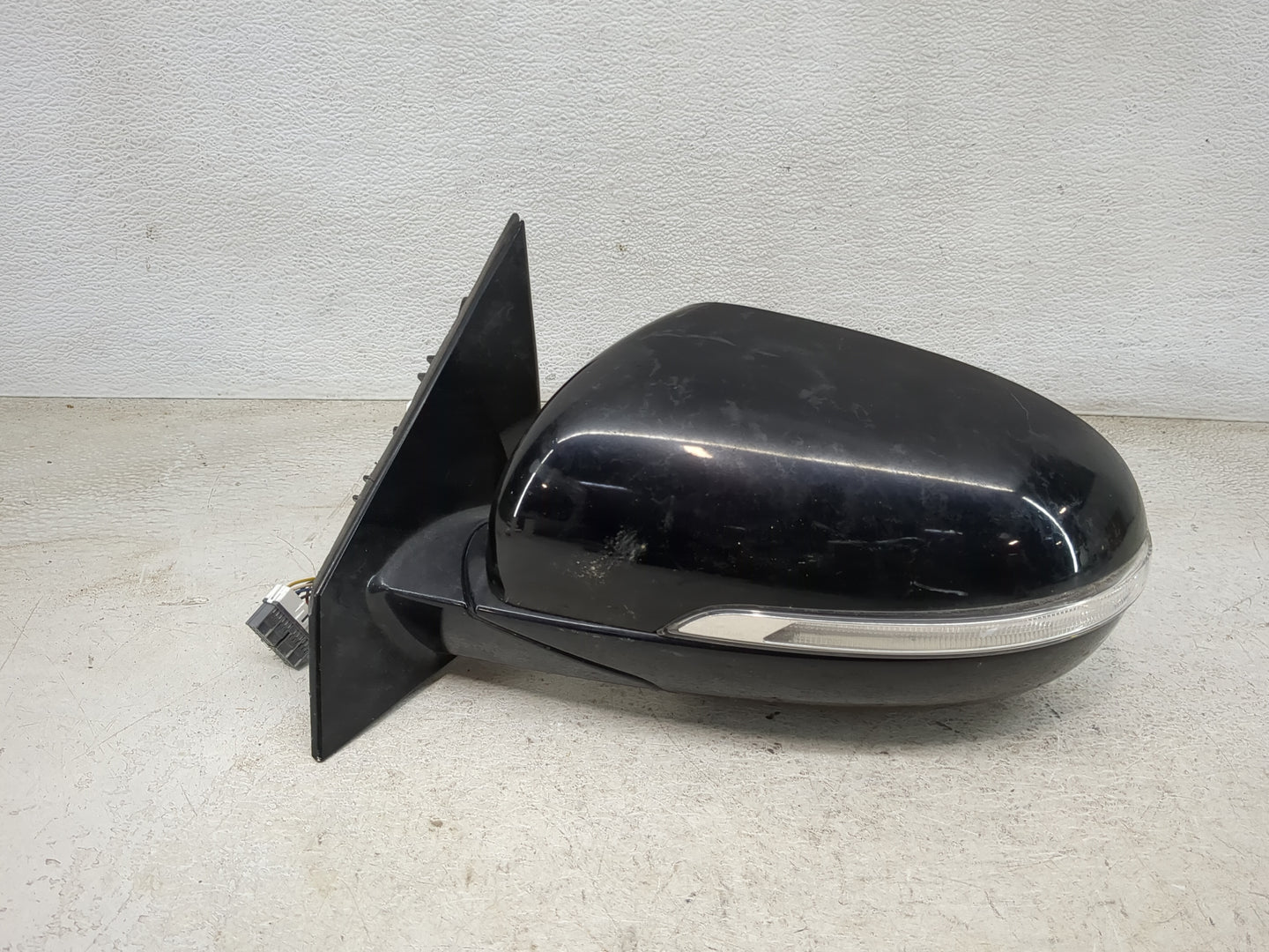 2016-2020 Kia Sorento Driver Side View Mirror - Left Door Mirror OEM Used - Oemusedautoparts1.com